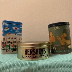 HERSHEY’S vintage three tins set 1980 milk chocolate kisses 1990 hometown #6